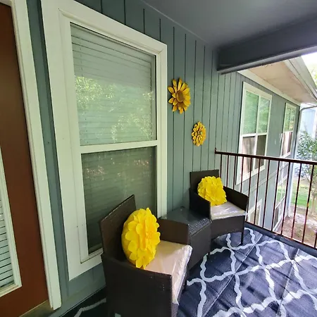 A Touch Of Sunshine Ideal For Long Term Stays